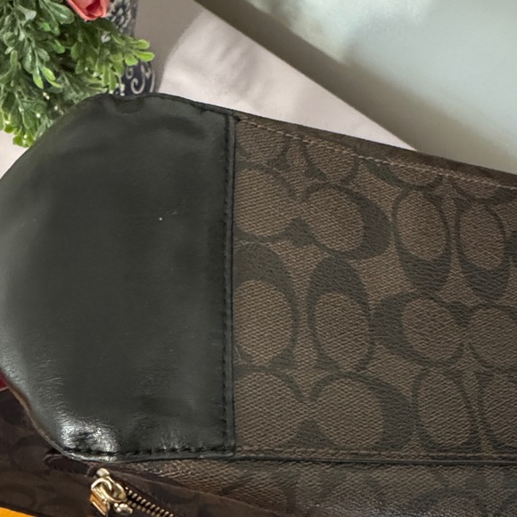 Coach City ZipTote -  Black and Brown Signature Canvas with gold hardware EUC - Picture 9 of 13